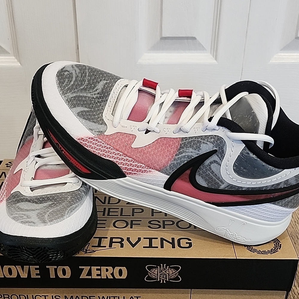Nike Women's Pink and Black Athletic Shoes